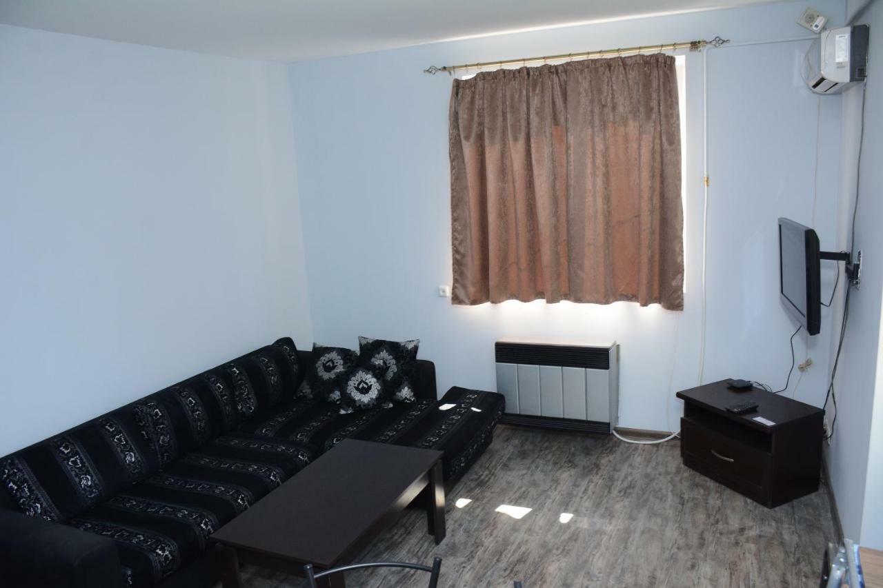 יירבאן Holiday Home On Aygestan 11 מראה חיצוני תמונה