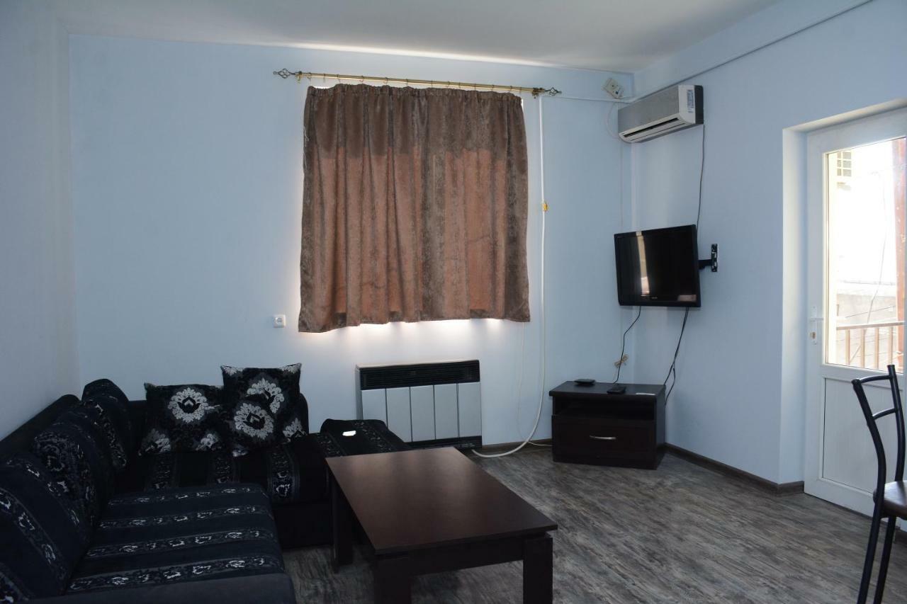 יירבאן Holiday Home On Aygestan 11 מראה חיצוני תמונה