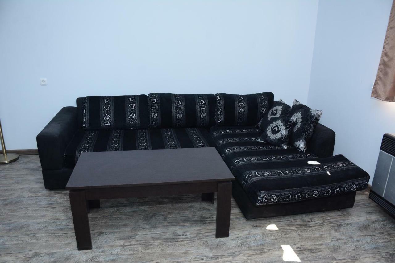 יירבאן Holiday Home On Aygestan 11 מראה חיצוני תמונה